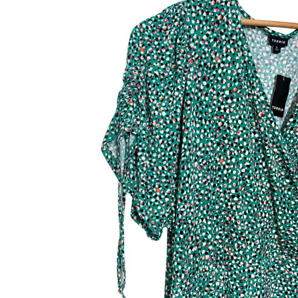 Torrid Wrap Dress NWT Size 5X Green Knit Pebble Print Puff Sleeve Ruffle Hem - Picture 5 of 16